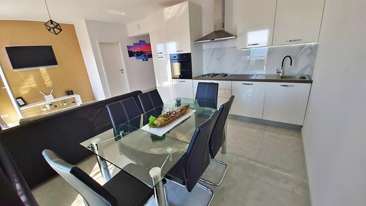 Apartments Zorica Duće Εξωτερικό φωτογραφία